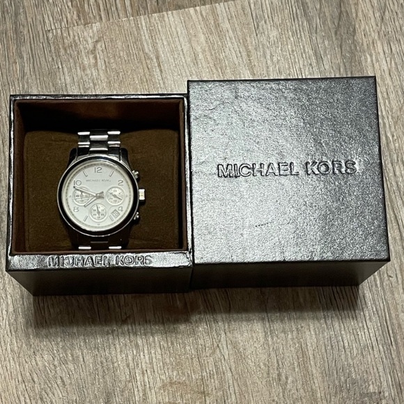 Michael Kors Jewelry - Michael Kors Runway Watch